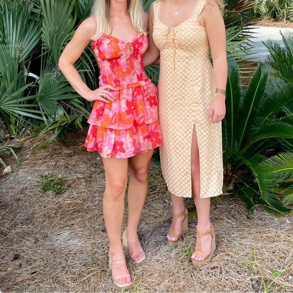 ASTR BLOSSOM FLORAL TIERED RUFFLE SMOCKED MINI DRESS Size Small - Picture 2 of 6